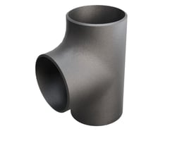 En grå P235GH tee med dimensionerne 88,9 x 3,2 mm, fremstillet i stål med en mat overflade.