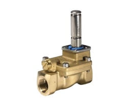 Detaljeret billede af Danfoss EV224B magnetventil, viser den interne konstruktion og G 1/2" gevindtilslutning.