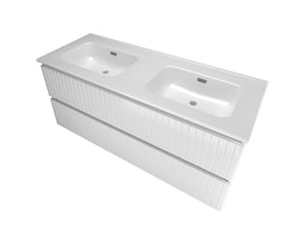 Sanibell Proline møbelsæt, 121 cm bredt, i hvid højglans med lodrette lameller og dobbelt porcelænsvask uden hanehul.