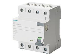 Siemens 4-polet fejlstrømsafbryder type A, 63A, 30mA, vist fra siden med skrueterminaler og mærkat med Siemens logo og produktinformation.
