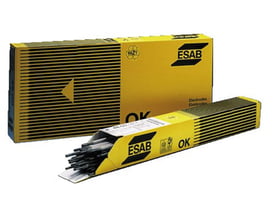 Nærbillede af Esab OK 63.30 svejseelektroder, 1,60/300mm, med tydelig branding og specifikationer på emballagen.