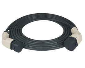 Sammenrullet 8 meter langt ladekabel til elbil med type 2 stik og 3-faset 16A tilslutning.
