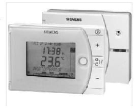 Siemens REV24RF/SET rumtermostat RF sæt med hvid front, viser tid og temperatur på digital skærm og knapper.