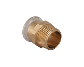 Geberit Mapress overgangsfitting i kobber, 18mm muffe til 3/4" nippel, isoleret mod hvid baggrund.