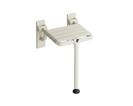 HEWI klapsæde serie 801 i mat hvid med nedfældet siddeflade og støtteben, 478 x 428 mm.