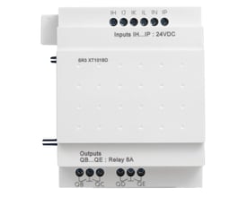 Schneider Electric Zelio udvidelsesmodul med 10 I/O, model SR3 XT101BD, med 24VDC input og 8A relæ output på hvid baggrund.