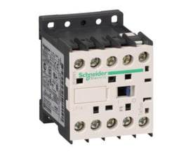 Schneider Electric LP1K0601MD kontaktor med 6A, 3 slutte og 1 bryde kontakter. Til venstre ses mærkater med tekniske specifikationer og godkendelser.
