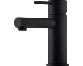 Mora Inxx II Sharp Small håndvaskarmatur i mat-sort messing med 1-grebs betjening og lang tud på hvid baggrund.