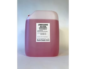 En 20-liters dunk med rød jordvarmeglykol. Etiketten angiver 'Jordvarme Glykol', indeholder Propylenglycol, og giver doseringsvejledning.