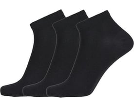 Tre sorte ProActive bambus sneakersstrømper i størrelse 44-47 vist sammen på hvid baggrund.
