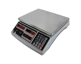 Diesella tællevægt til 15 kg med 0,5 g inddeling og klart LED display på hvid baggrund.