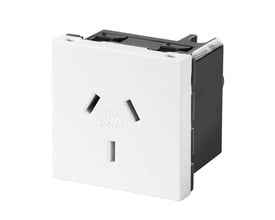 Weidmüller-indsats til komponenthus med hvid front, tre stikåbninger og markeringen 10A 240V.