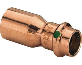 Nærbillede af Viega Profipress 35x28mm reduktion, kobber, med synlig SC Contur presring og grøn indikator.