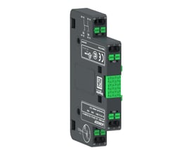 Detaljeret billede af Schneider Electric hjælpekontakt, der viser de grønne fjederklemmer og mærkning med kontakttype 2NO på en mørk baggrund.