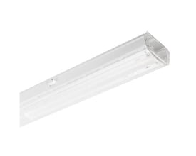 Nærbillede af et LEDVANCE TruSys Flex armatur i hvid, med klar diffuser, der viser lyskilde og detaljer på den hvide stålkrop.