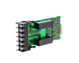 Omron K34-C1 optionskort til slot C med to sorte relæer og tilslutningsklemmer på et grønt printkort.