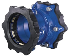 AVK Supa Maxi universal trækfast kobling, reduceret 193-227/266-301 mm i duktiljern med blå coating og sort gummitætning.