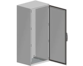 Schneider Electric Spacial SM gulvskab i grå stål, 1800x1600x400mm, med åben dobbeltdør og synlig monteringsskinne indeni.