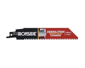 Ironside bajonetsavklinge Karbid HD DEMO med rødt blad, synlige tænder og sort fæste, set fra siden.