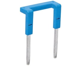 Blå jumper med to metalben og et blåt plasthåndtag til elektriske forbindelser på hvid baggrund.