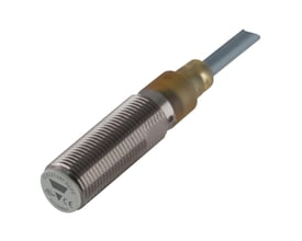 Carlo Gavazzi induktivaftaster med kort, sølvfarvet M12-gevindhus og gråt kabel, NPN NO og 6 mm detekteringsafstand.