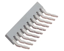 Nærbillede af Phoenix Contact indlægsbro EB 10-6, der viser de individuelle stikben og 6,2 mm deling.