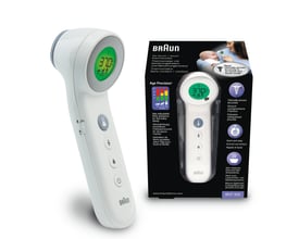 Braun No Touch + Touch termometer hvidt design med grøn skærm, der viser 37.0 grader, ved siden af sin produktæske.