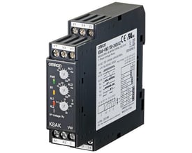 Omron K8AK-VW3 overvågningsrelæ i sort plastik med grå terminaler, bredde 22,5 mm, 100-240 VAC.