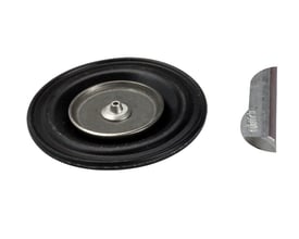 Nærbillede af Danfoss EV220B reservedelssætets FKM membran og metalbolt med serienummer mærket.