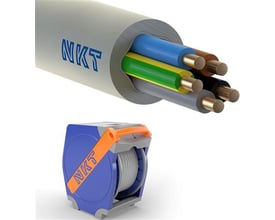 NKT 5G1,5 mm² installationskabel halogenfri på QADDY tromle, viser de 5 massive kobberledere indeni og kablets lysegrå yderkappe.