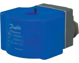 Danfoss ventilspole 380-400V, IP67, med blå indkapsling og mærkat med Danfoss logo.
