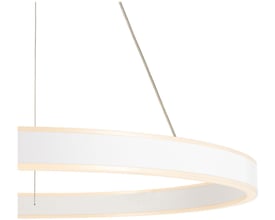 SLV ONE 60 pendel i mat hvid aluminium med to lysringe og en diameter på 600 mm, monteret med stålwirer.