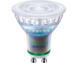 Nærbillede af Philips MASTER Ultra Efficient LED spot, der viser GU10 fatning, 2,1W effekt og Philips logo tydeligt.