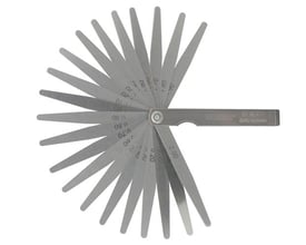 Ironside søgeblad med 21 udfoldede måleblade samlet i en holder; måleområdet er 0,1–2 mm.