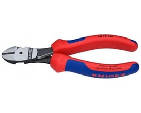 Set fra siden: Knipex 180mm kraft-bidetang med blå og røde håndtag, viser fjeder og præcisionsskær.