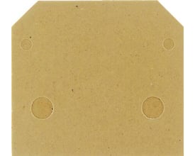 Weidmüller skilleplade TW4-10 PA i beige PA66 materiale, 1.5 mm tyk med fire monteringshuller på neutral baggrund.