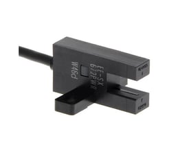 Omron fotomikrosensor EE-SX672P-WR 1M, T-formet slottype med 1 meter kabel og synlig mærkat.