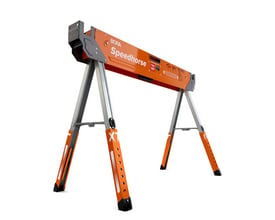 BORA Speedhorse XT justerbar arbejdsbuk i orange og grå, vist udfoldet med skråtstillede ben.