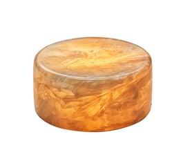 Lille gylden Marble bordlampe i ægte ravfarvet marmor, rund form, Ø80x40 mm, uden batterier, med hvid baggrund.