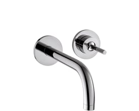 Tæt på Hansgrohe Axor Uno2 indbygningsarmatur i krom, viser det elegante udløb og joystick-greb.