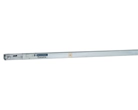 Schneider Electric Canalis KBA skinneelement på 3 meter med 40A kapacitet, vist på hvid baggrund.
