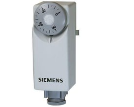Siemens RAM-TR.2000M drift termostat i hvid plast med en temperaturjusteringsskive fra 0 til 90 grader.