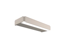 Svedbergs LED-belysning til skab i sandfarve, set skråt nedefra med den lange lysflade synlig; mål 60 x 7 x 20 cm.