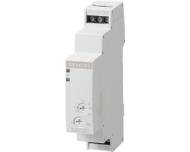Siemens tidsrelæ 7PV1540-1AW30 i hvidt plast med skrueterminaler og justerbare drejeknapper for tidsindstilling på hvid baggrund.