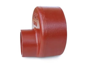 Preis & Co SML reduktionsrør i mørkerød farve med dimensionerne 100x80mm, set fra siden på hvid baggrund.