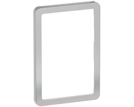 LK FUGA Slim designramme i stålmetallic med 1½ modulbredde, vist isoleret på hvid baggrund.