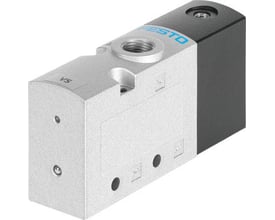 Festo pneumatikventil VUWS-L20-M32C-A-G18 med sølvfarvet metalhus og sort topdel, vist fra siden på hvid baggrund.