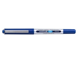 Uni-ball Eye rollerpen i blå med en sølvfarvet detalje og mærketekst i hvidt, fremstillet af 70% genbrugsplast.