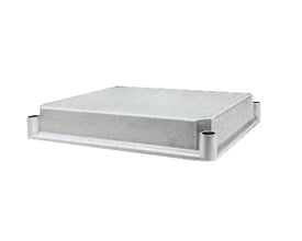 Nærbillede af Schneider Electric PC låg 540x540x45 mm, viser det grå materiale og de fire monteringshjørner.