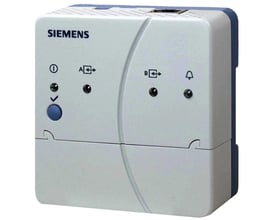 Siemens OZW672.01 webserver til RVx varmeregulator med LPB bus, viser frontpanelet med indikatorlamper og knapper.